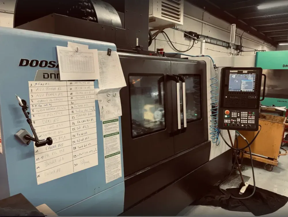 Nouveau centre d'usinage 4 axes DOOSAN à Varces-Allières-et-Risset.